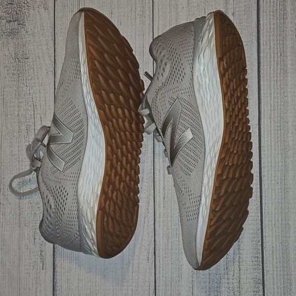 New Balance Women's Fresh Foam Arishi Running Shoes Gray/White/Tan Size 7.5 - Picture 5 of 12